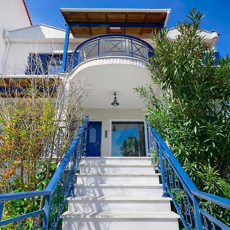 Villa Coastal Charm *